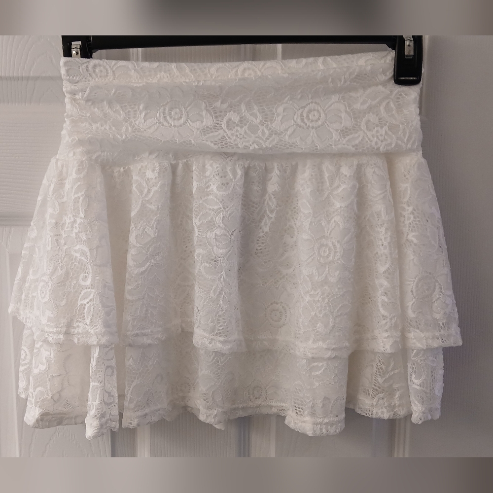 Y2K Coquette Lace Mini Skirt – Cream – Size Small